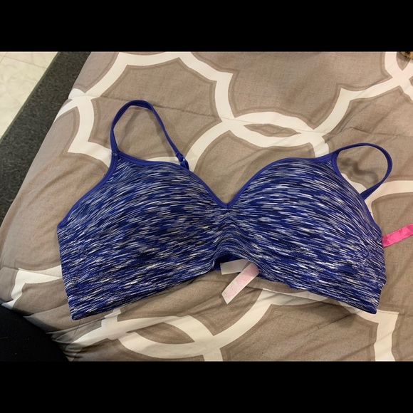 Victoria’s Secret pink sports bra